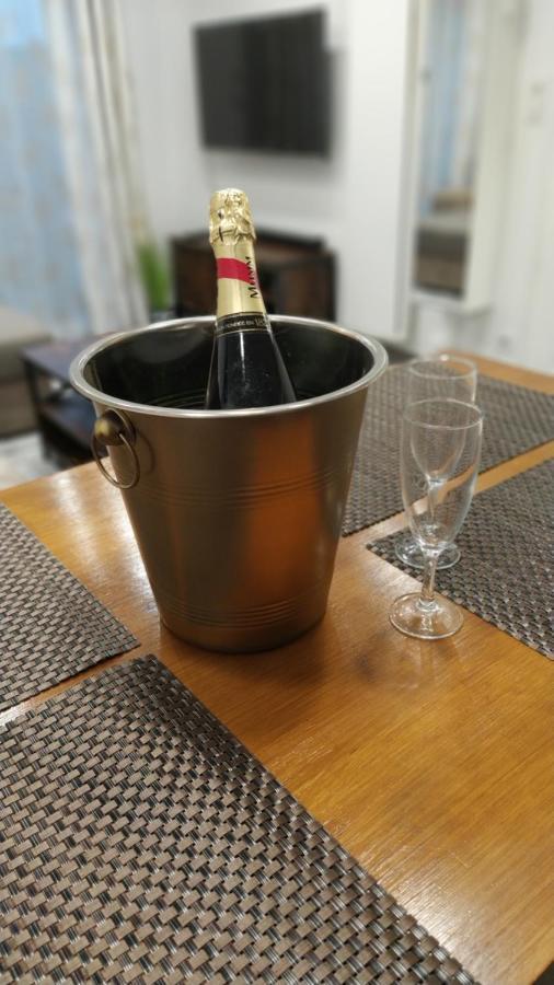 Charmant appartement T2 dans villa avec spa extérieur de mai à septembre Laveyron Extérieur photo